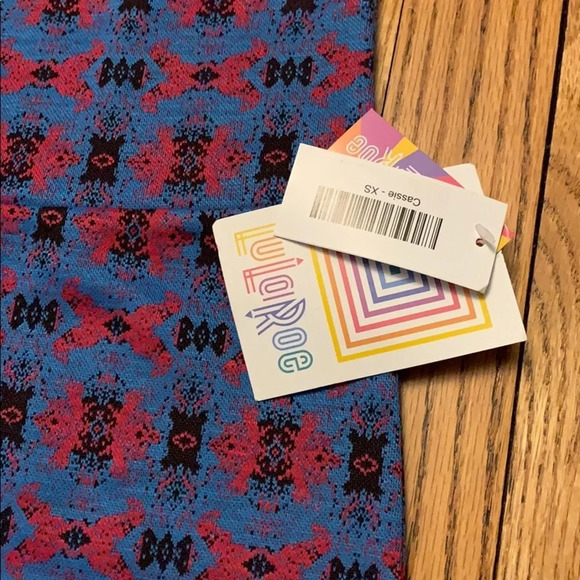 NWT! Lularoe Cassie skirt XS - Picture 3 of 4